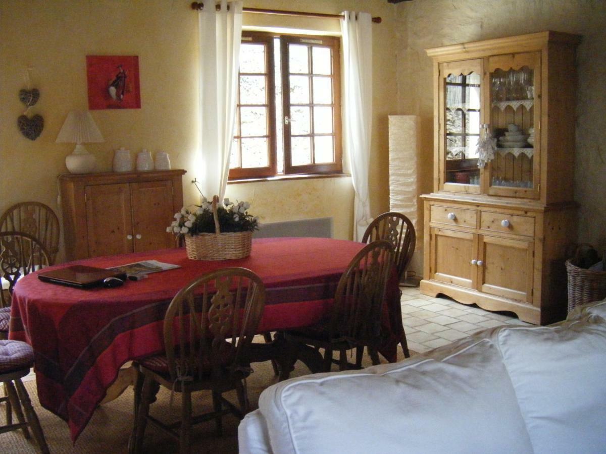 Les Lutins Bed & Breakfast Sainte-Ruffine Eksteriør bilde